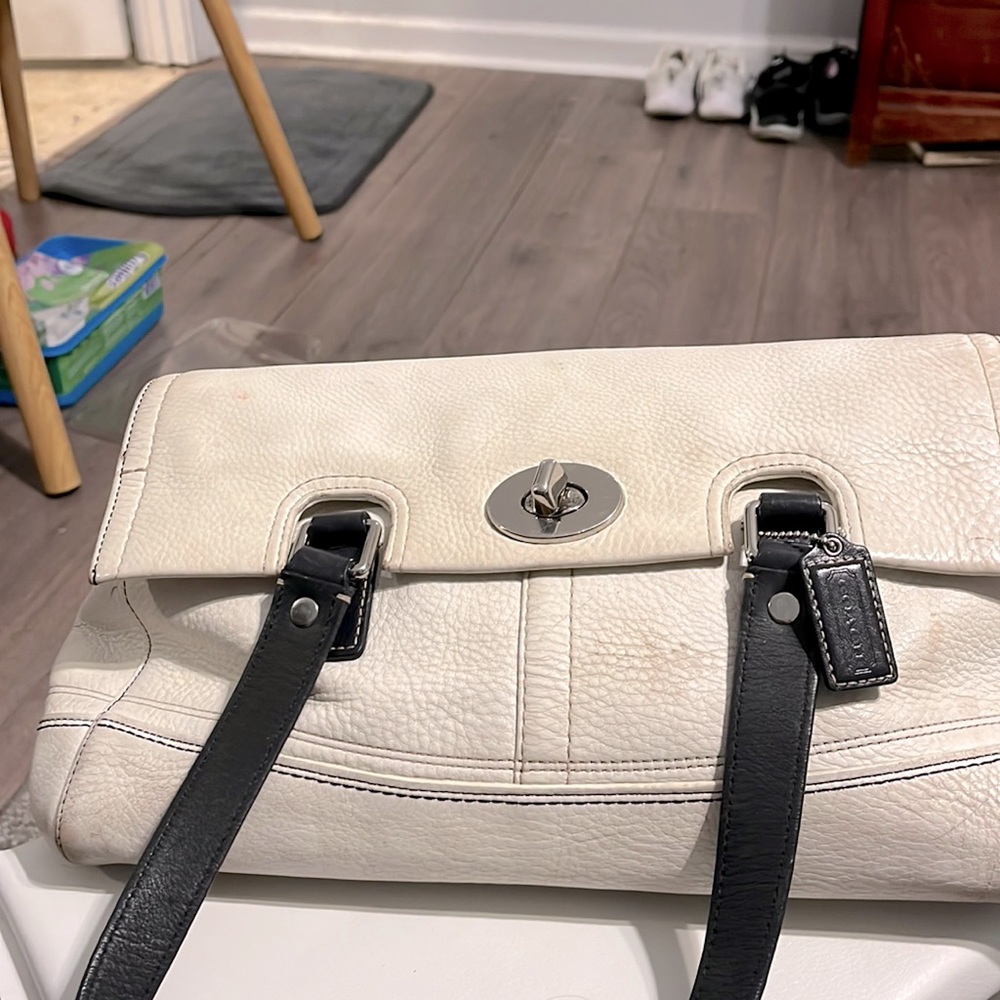 Coach shoulder bag